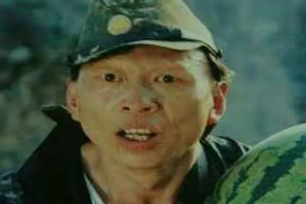 四大丑男演员娶到四大美女,又矮又丑男演员且娶了漂亮的老婆