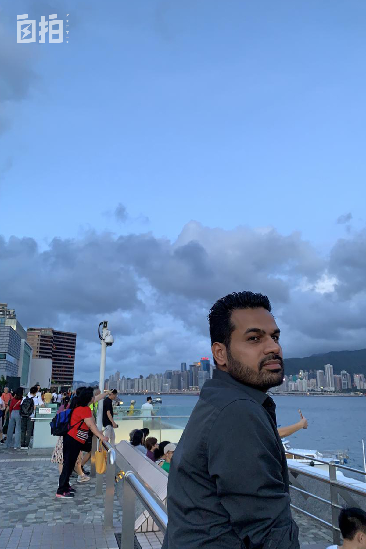 我，印度人，12岁被拉去结婚，16岁打工，靠会中文支撑起全家生活