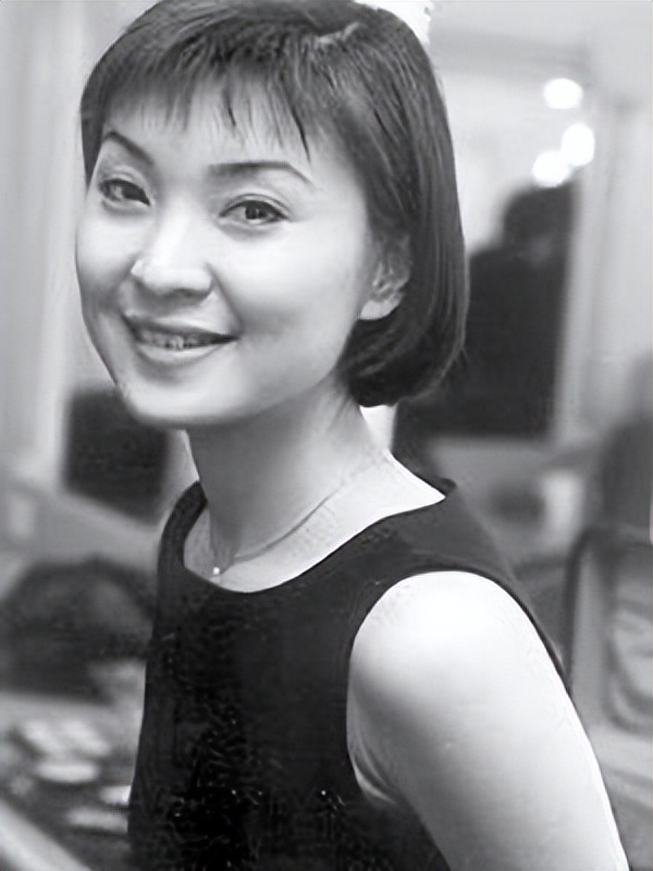 出轨整容医院院长,出轨整容医生转移丈夫22亿资产