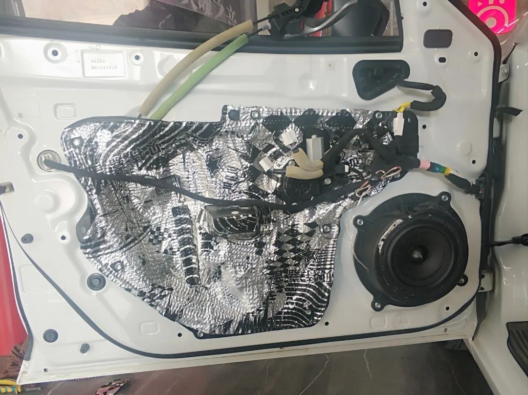 流连忘返，畅听所爱，马自达昂克赛拉升级德国喜力士F62C音响