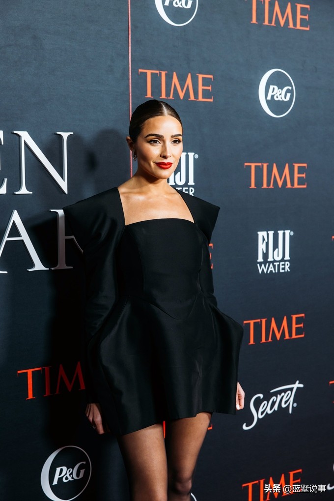 詹妮弗洛佩兹穿彩灯照片,好莱坞女星自律詹妮弗洛佩兹