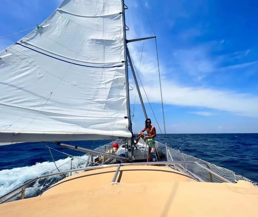 “真正远航的都是疯子！”但我无条件相信我的船长我的船