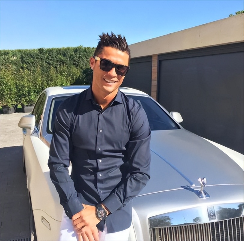 c罗与名模伊莲娜金童玉女的爱情,c罗前任伊莲娜看世界杯