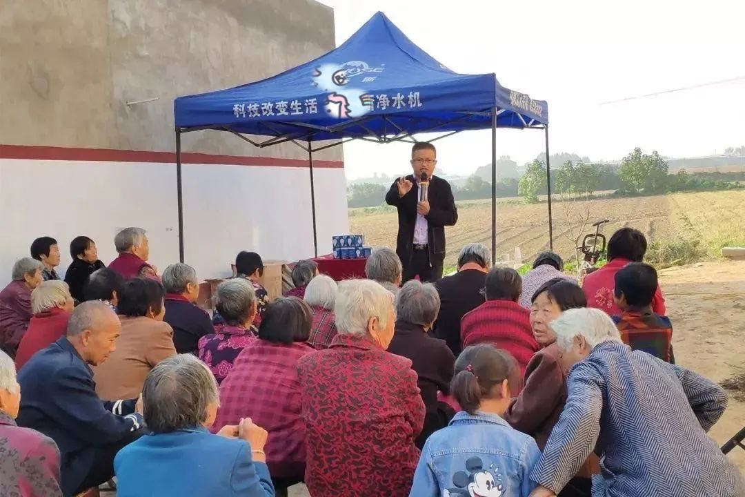 买净水器一直喝废水 (净水器装反了全家喝了一年废水)