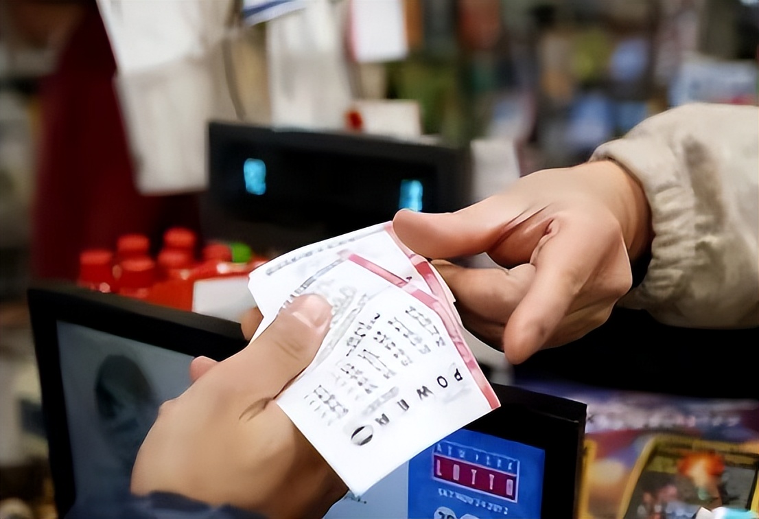 买彩票机选五注怎么看中奖,彩票机选5注与1注5倍哪个中奖率高