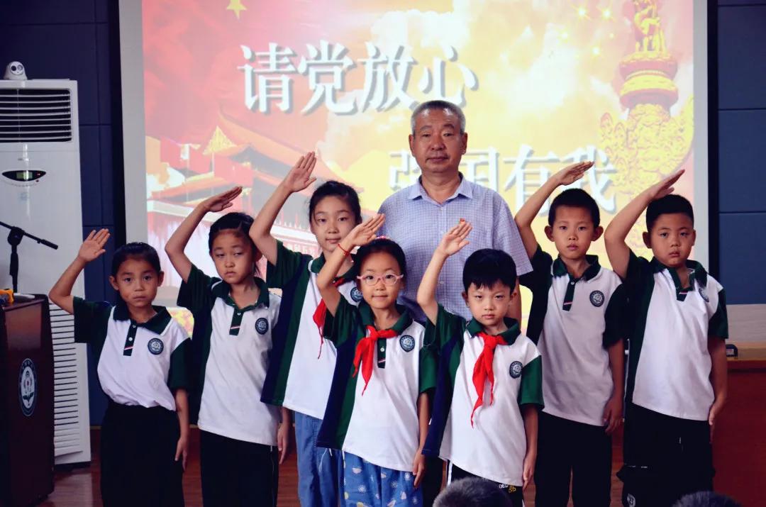 市优秀班集体市优秀少先队辅导员,衢州市优秀少先队辅导员