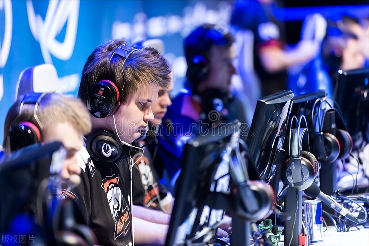 英雄联盟官方在干嘛,英雄联盟官方不解决韩服事件么