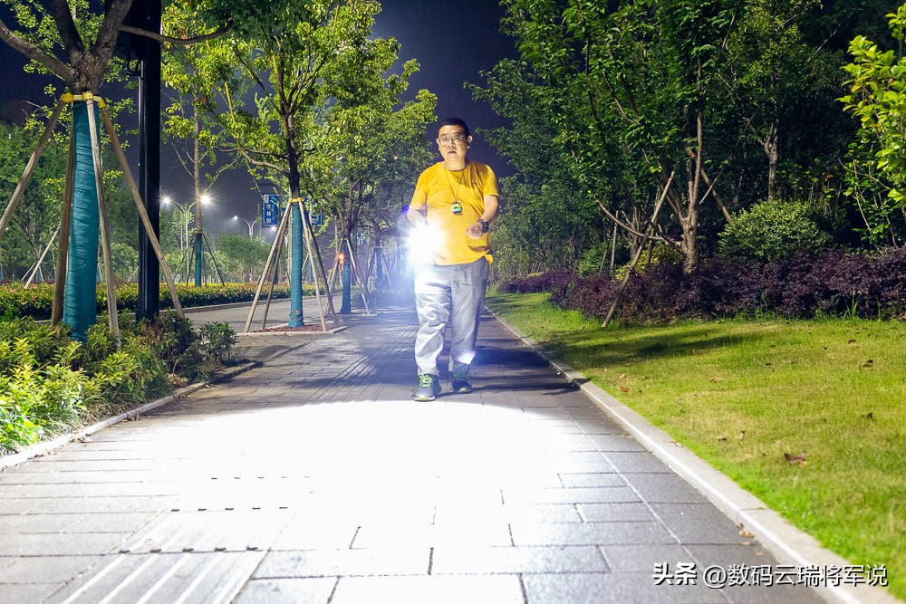 25000流明户外强光手电,50000流明强光手电推荐