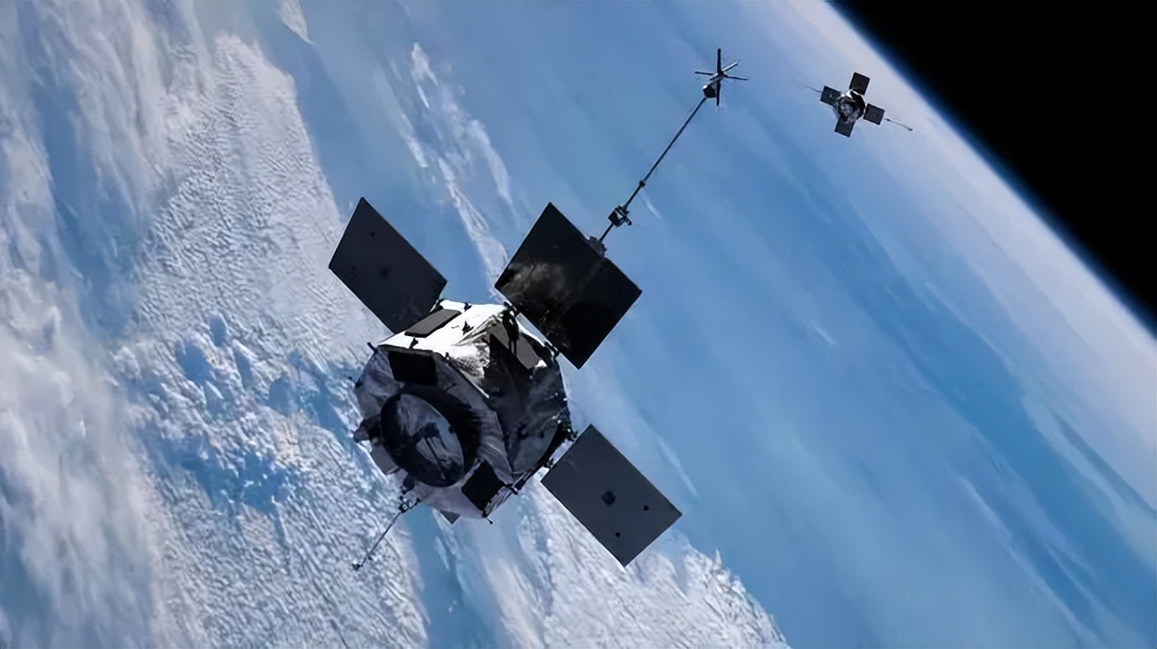 太空垃圾和太空卫星真实画面,太空垃圾会自然消失吗