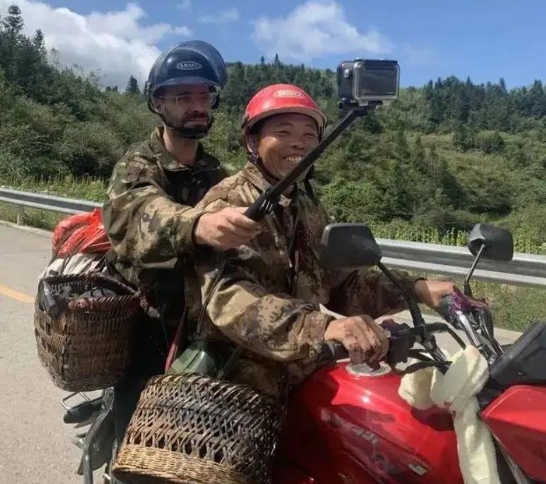 重庆法国大漆艺术家,一个法国富三代在重庆深山做漆