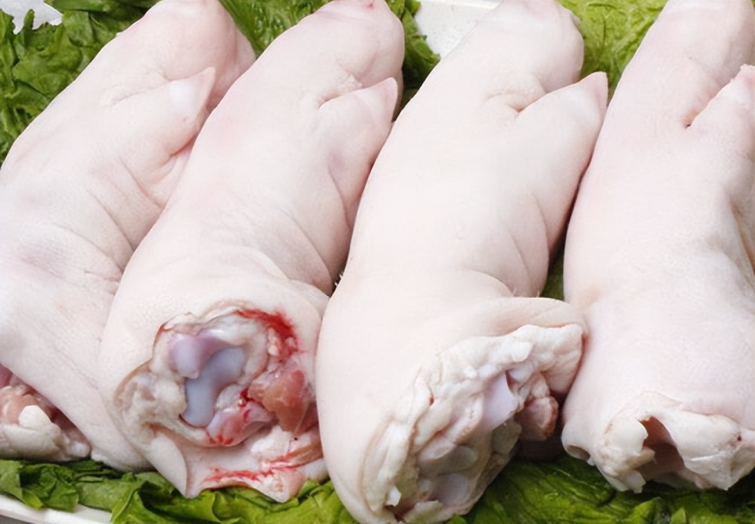 买猪蹄挑前的好还是后的好,买猪蹄儿是买前腿好还是后腿好