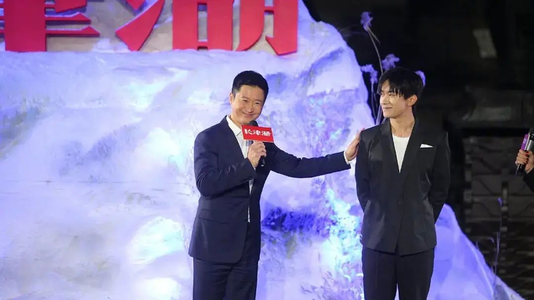 易烊千玺凭什么能和吴京拍戏,易烊千玺吴京的演技有多好