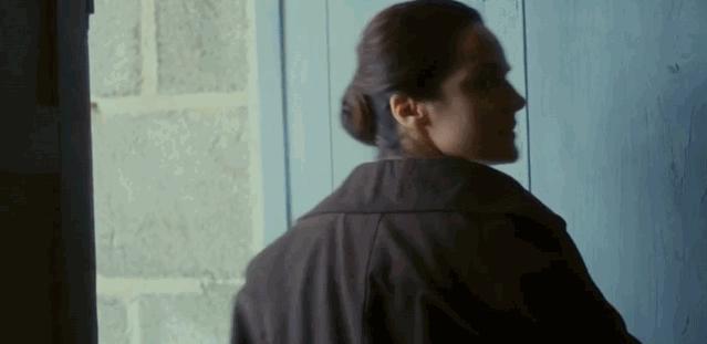 冷战一个礼拜互相不理睬,女人突然冷战对男人不理睬