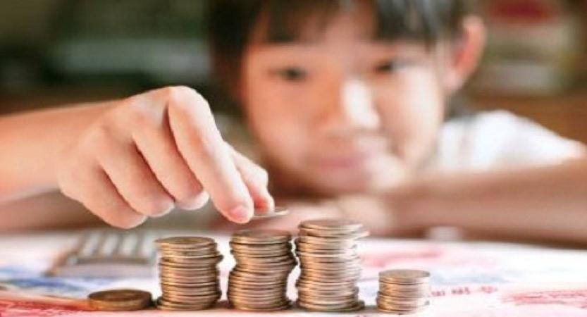 儿媳眨眼逼我说退休金只有3000，亲家跟我不一样