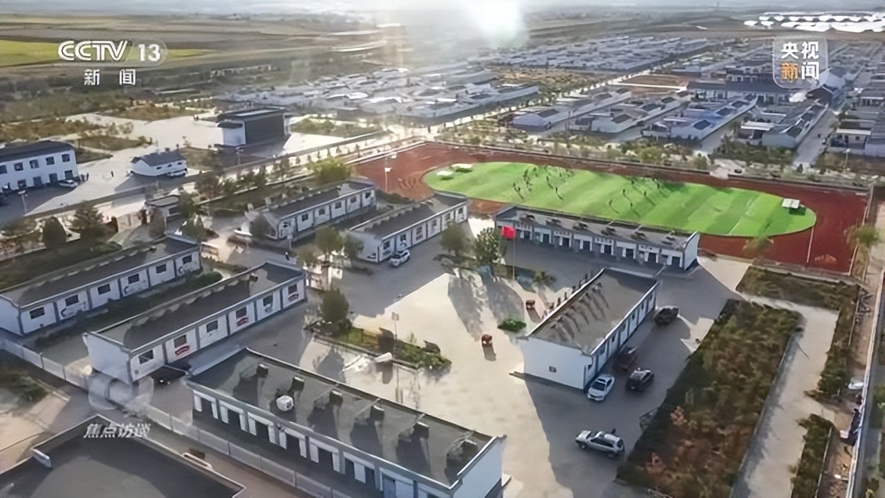 搬出大山搬出小康搬出幸福,搬出大山挪穷窝展望幸福新生活