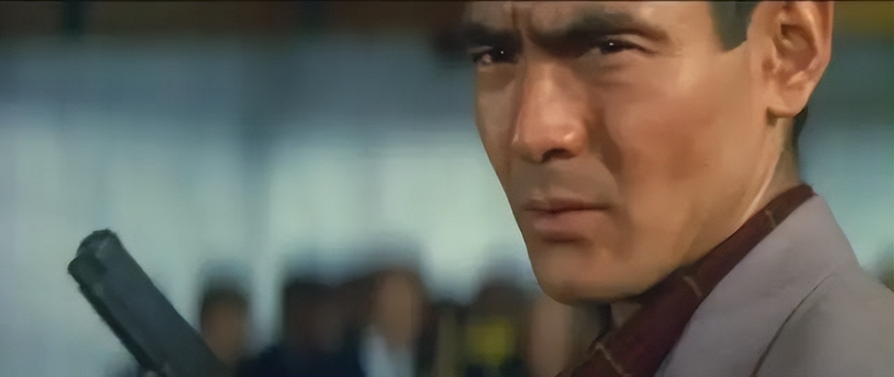 日本演员高仓健逝世,高仓健在日本地位