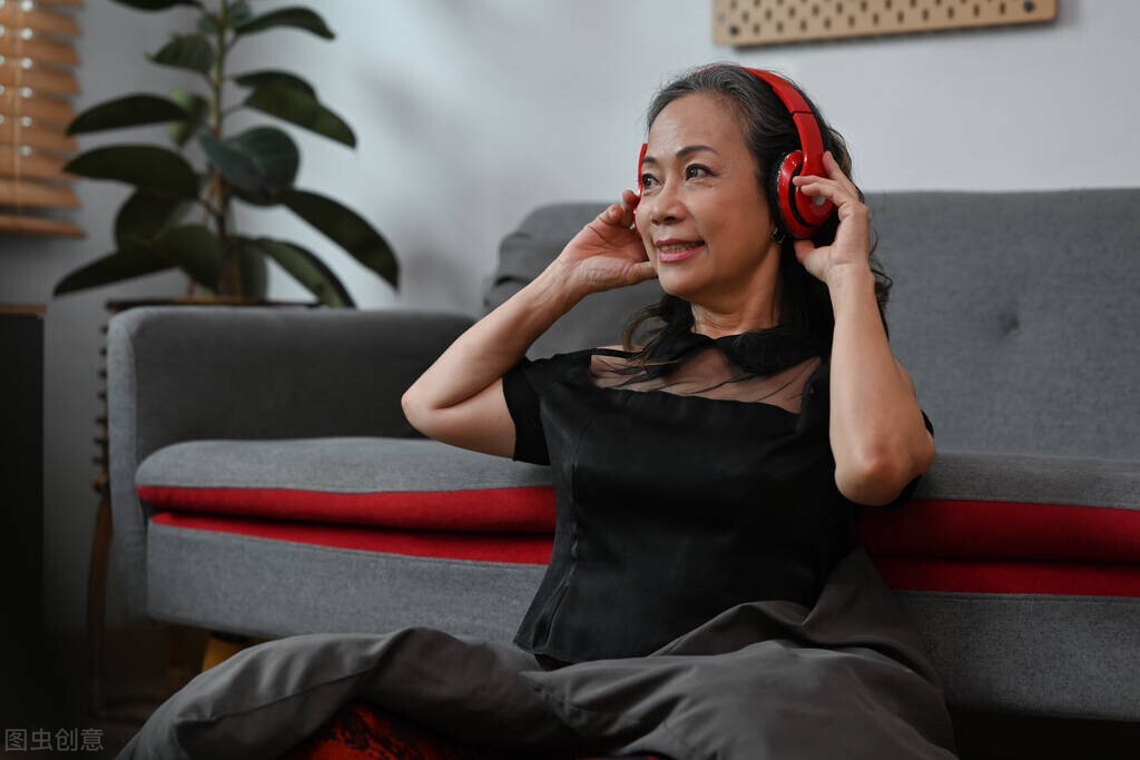 60岁大妈与男友相恋十年未果,60岁大妈与男友相恋