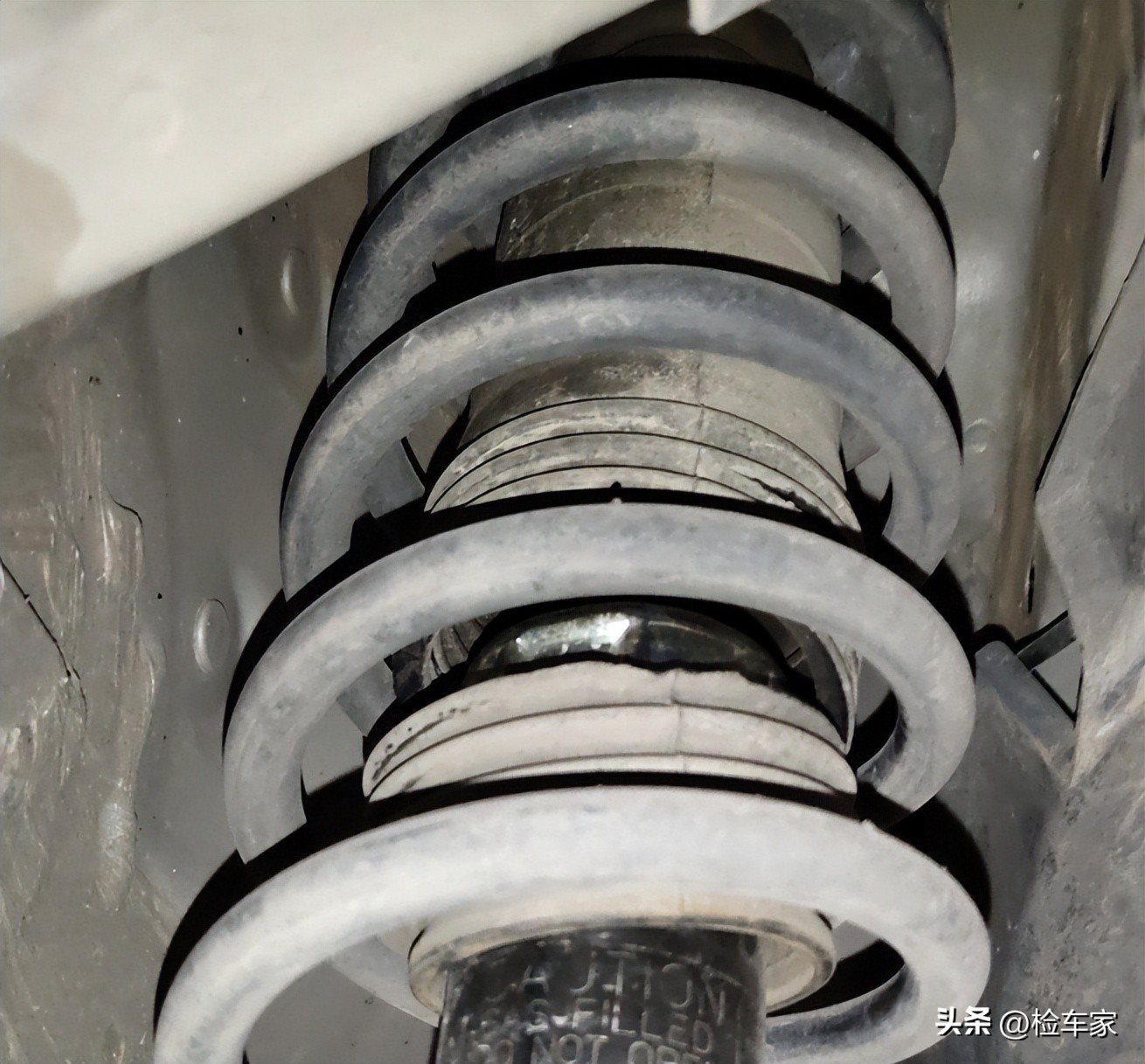 8年只开了不到2万公里的车能买不,8年才2万公里的车需要换轮胎吗