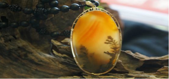 带水草黄龙玉值多少钱,招财黄龙玉