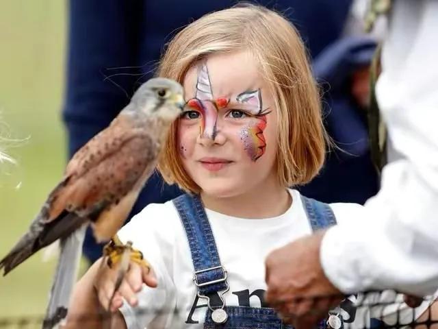 安妮的孙辈,安妮的孙女