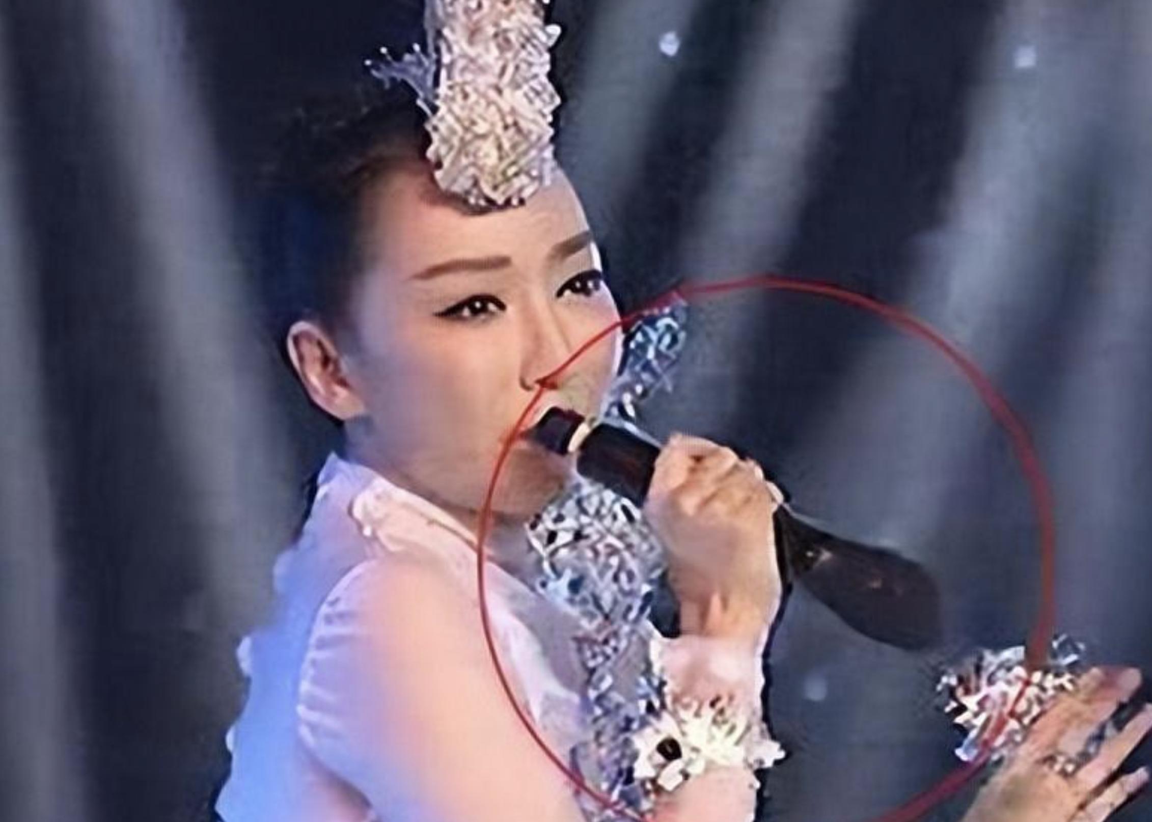 走出国门萨顶顶完整版,萨顶顶爆红后走出国门