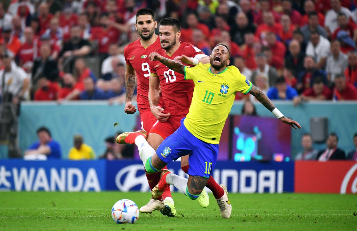 足球比赛如何判断有球,足球赛事的判断方法