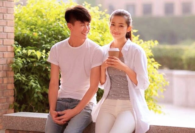 要想夫妻感情好睡前必做四件事,夫妻最好的相处模式睡前谈心