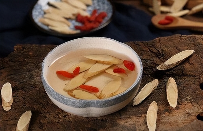 经常喝黄芪水，人为什么会变瘦？忠告：黄芪水的副作用，不要忽视