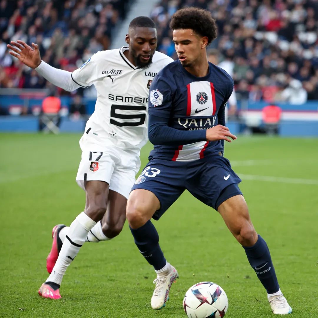 为足球梦而奋斗,为ac米兰踢球是我的梦想