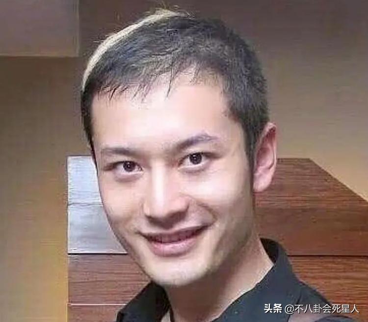 刘晓庆戴头套,刘晓庆戴假发吗