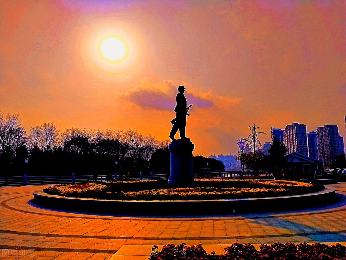风雨多经志弥坚出处,人遭风雨志弥坚下句