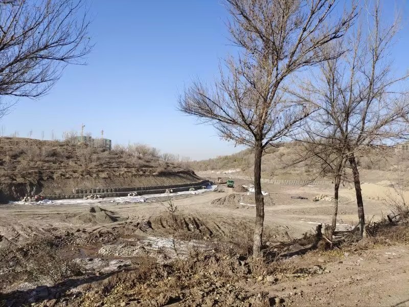 近山近水的意思,近山近水近自然