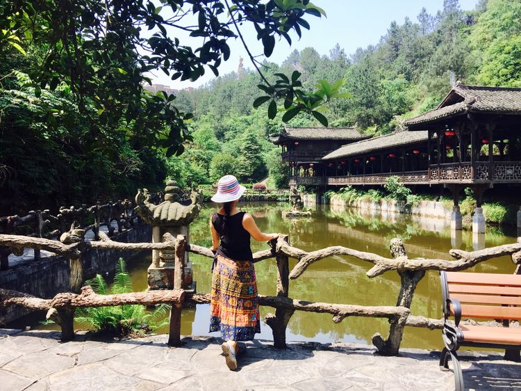 走近土家第一城一一恩施