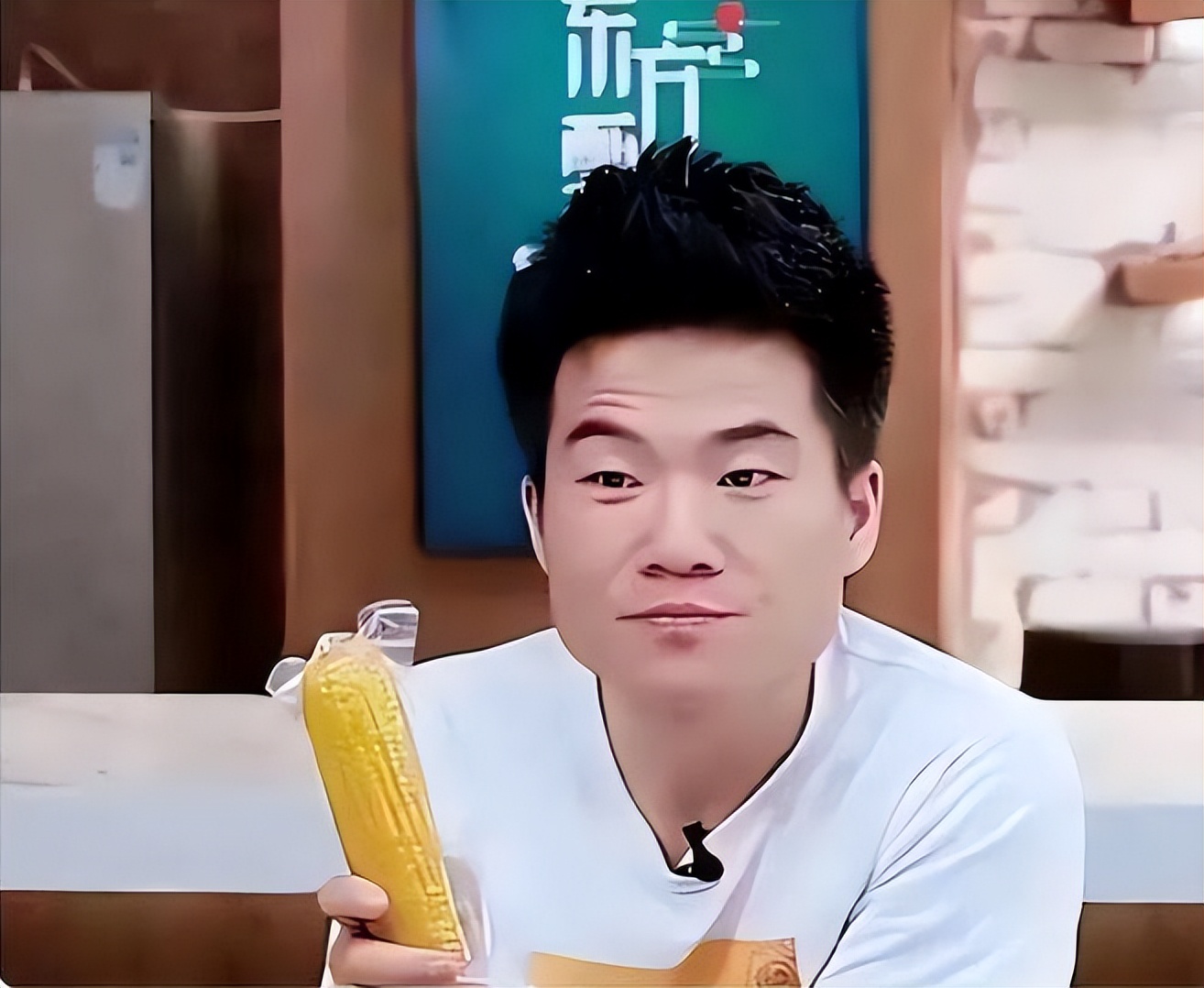 又一位教授评价董宇辉,褒中含贬贬中带褒,储殷:找网暴呢