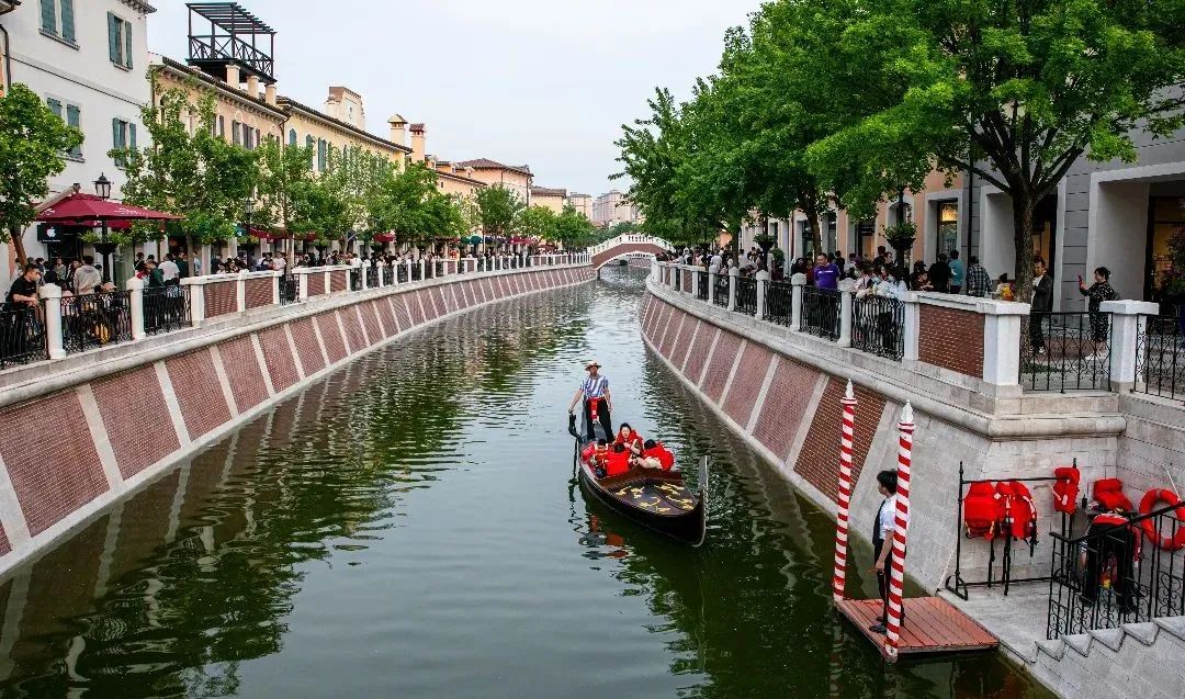 56.78万人次！1.66亿元！一个字：赚！两个字：火爆！三个字：还想来！