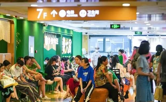 红遍北上广深，费大厨被评为一线城市最受欢迎湘菜品牌