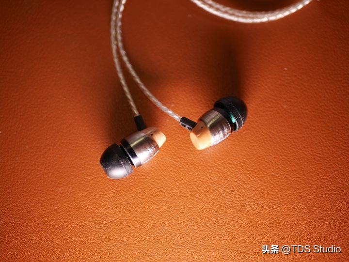 阿思翠AM8002022版入耳耳机体验-TDS出品