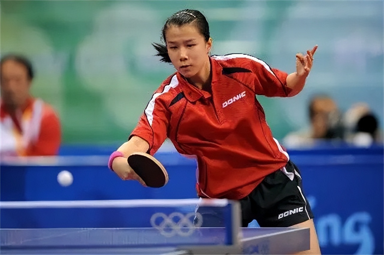 乒乓球教练王楠现在干什么,前国乒一姐王楠近况