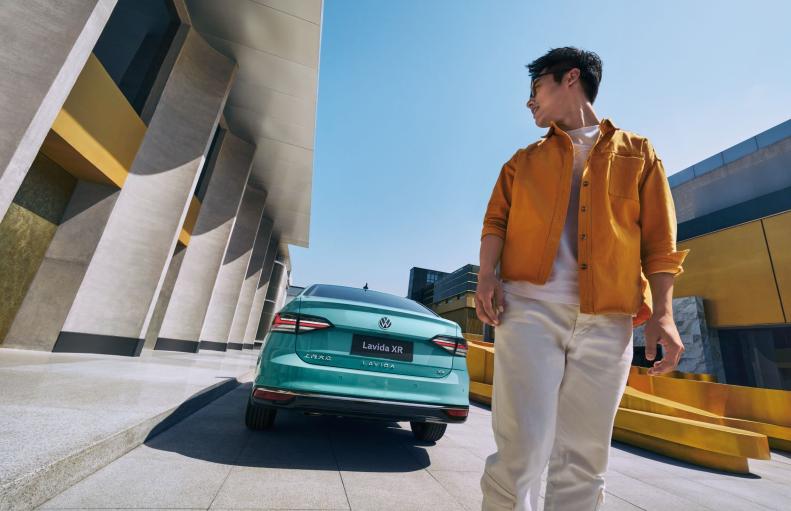 轩逸2022款和朗逸2022款选哪个好,德系车朗逸哪款好看点实用