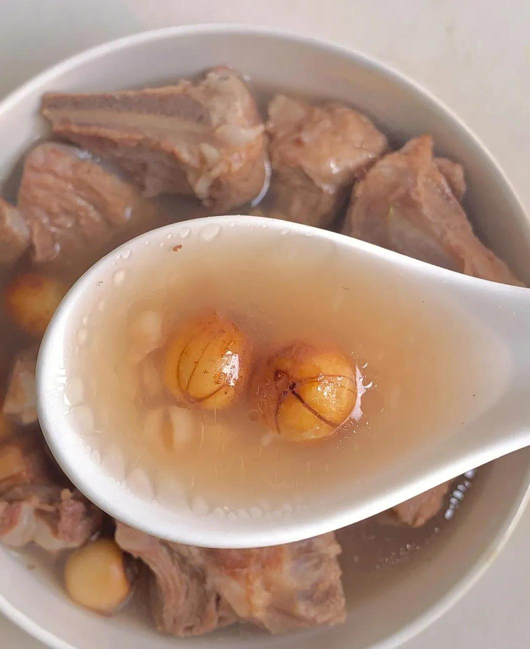 沙参玉竹薏米莲子冬瓜猪骨汤,新鲜淮山莲子百合薏米猪骨汤