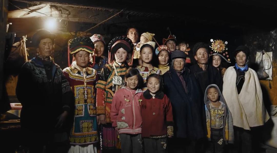 他跳楼自杀,但故事没有结束