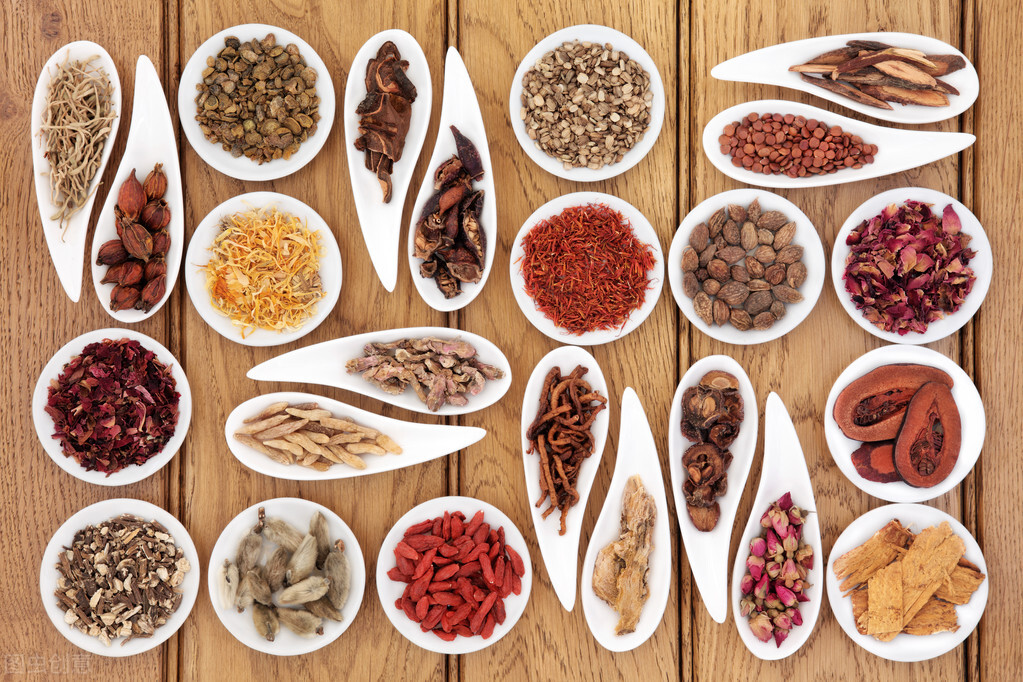 一朵花专为女人开放，调经活血，为专门治疗月经不调的良药