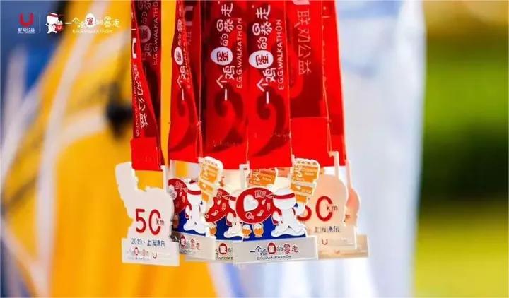 暴走团踢护栏后续,暴走团变打砸团