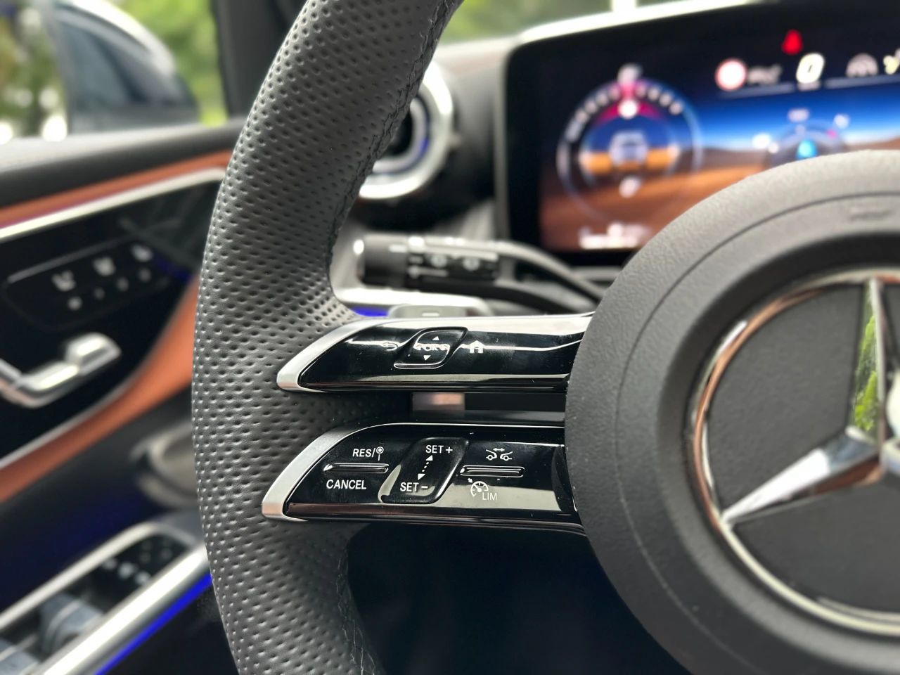 舒适性表现出色实测2018款奔驰glc,试驾全新升级版奔驰glc顶配车型