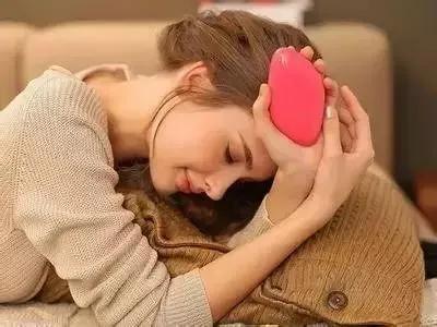 面对美丽诱惑，谁能把持得住？沙岸这首诗，可帮人们悟透玄机