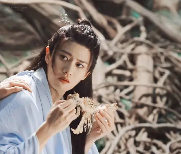 迪丽热巴任嘉伦与君初相识氛围感,迪丽热巴任嘉伦与君初相识歌曲