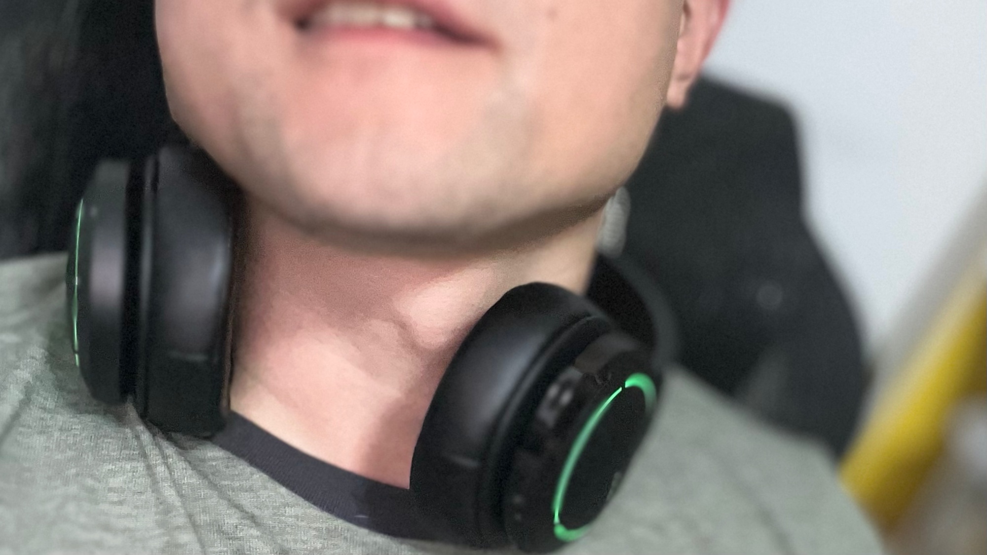 漫步者g2专业版夹头,漫步者g2会夹头吗