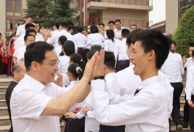 中原古都领航教育现代化国际化|专访郑州市第七高级中学校长王保军