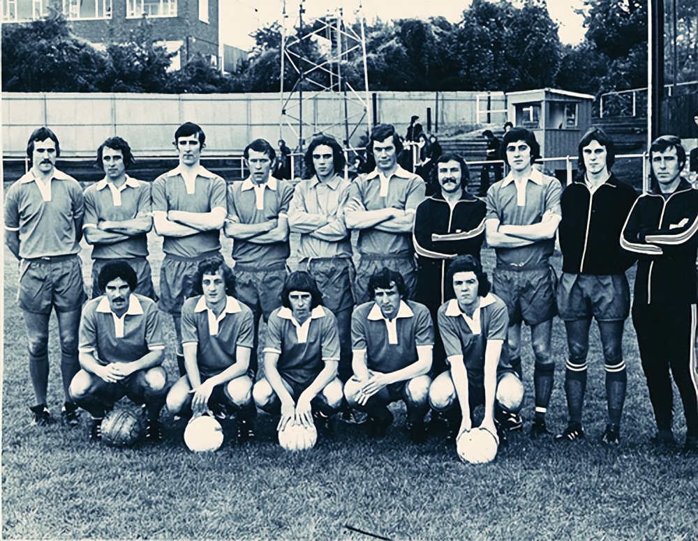 足总杯冠军小奖杯,足总杯奖杯含金量