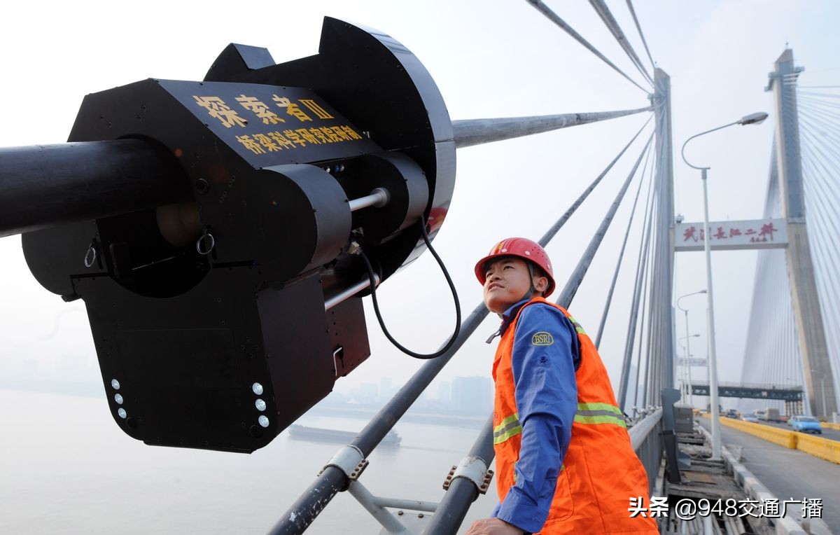 斜拉桥拉索检测机器人,桥梁拉索表观检测机器人专利